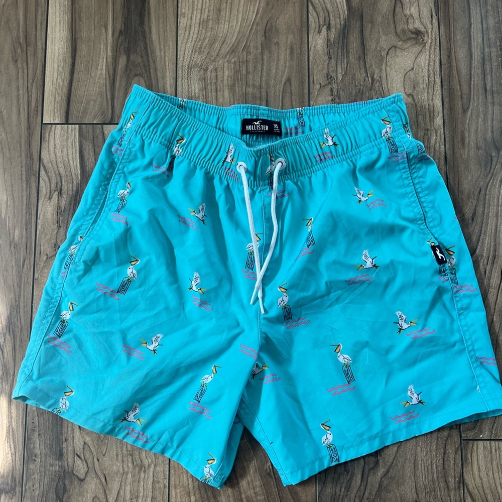 Men’s Hollister XS board shorts